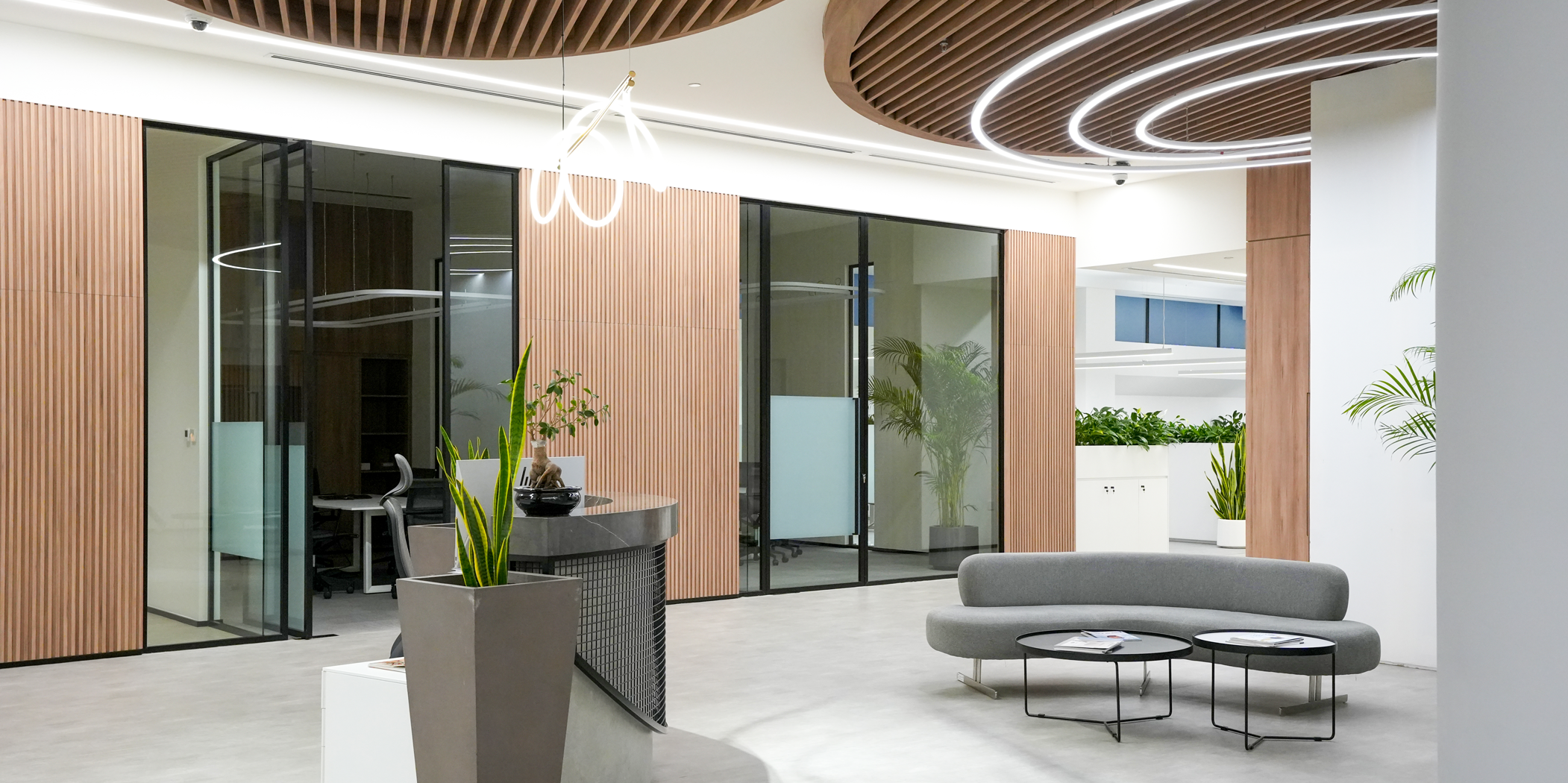 ROLLS-ROYCE, BMW & MINI SHOWROOM SZR