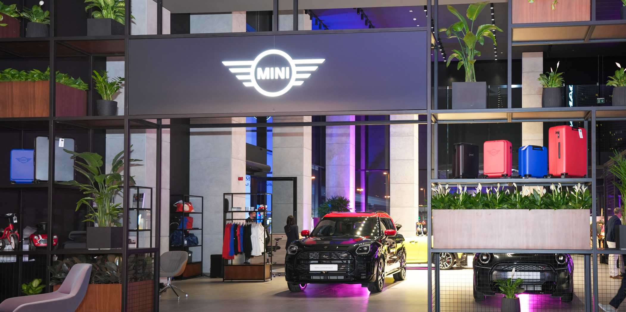 ROLLS-ROYCE, BMW & MINI SHOWROOM SZR